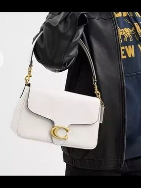 Coach Off White Leather Shoulder Bag with Gold 'C' Accent